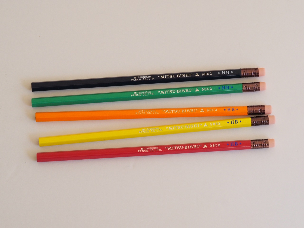 消しゴム付き鉛筆の新色、限定発売 | 文房具絶滅倶楽部 | クールシニア